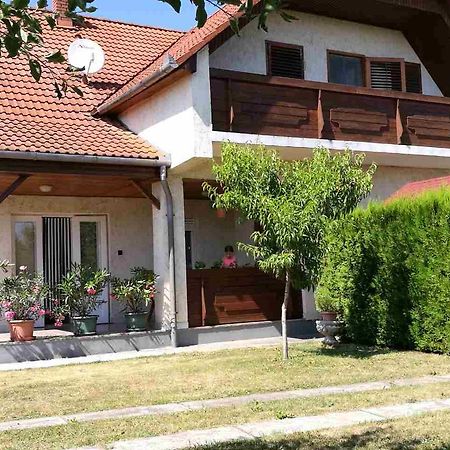 Sara Vendeghaz Daire Balatonkeresztúr Dış mekan fotoğraf